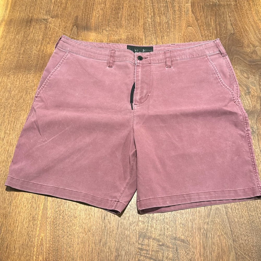 Abercrombie & Fitch Men's Hybrid Shorts in Mauve